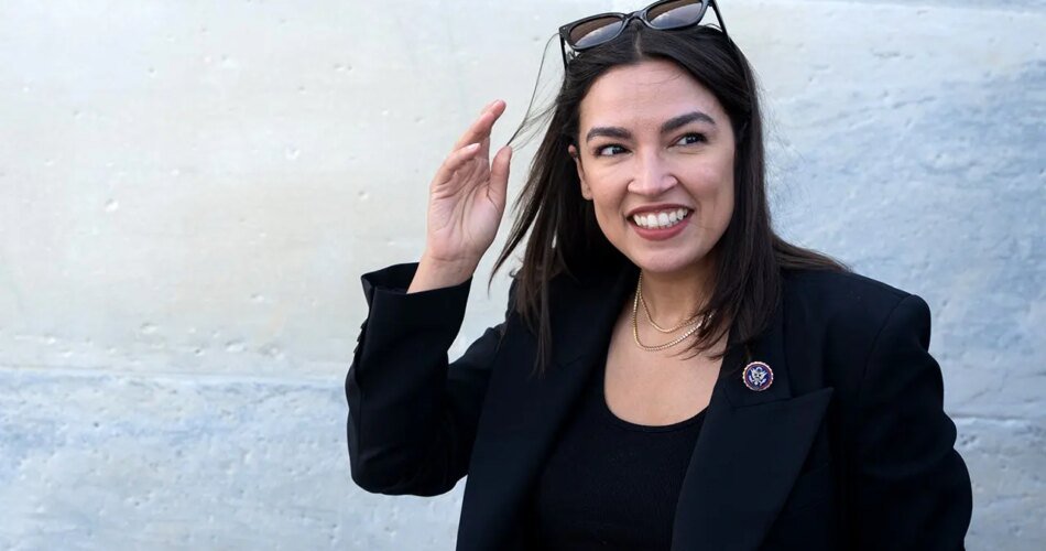 Alexandria Ocasio-Cortez rejoins DSA ahead of 2028 presidential run