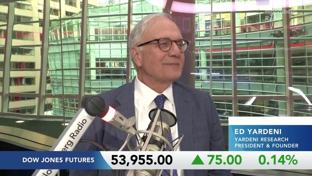 Yardeni Raises S&P 500 Target on ‘Fabulous Earnings Momentum’