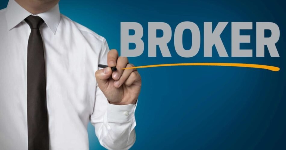 Buy, hold, sell: Netwealth, Sigma Healthcare, and Wesfarmers shares