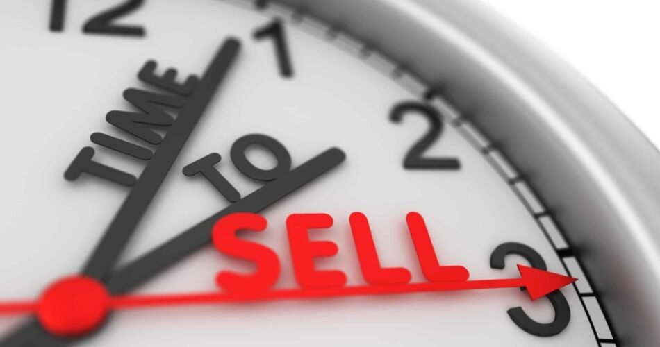 Sell alert! Why this expert is calling time on Westpac and CBA shares
