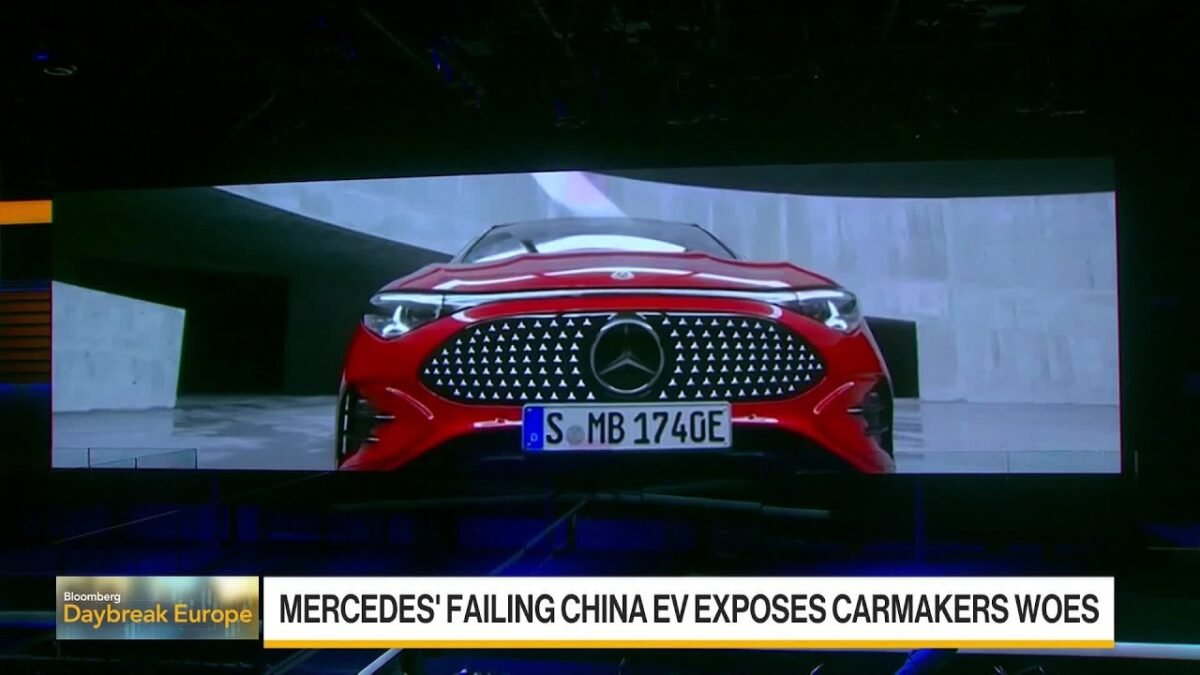 Mercedes Loses Ground in China’s Premium Auto Market