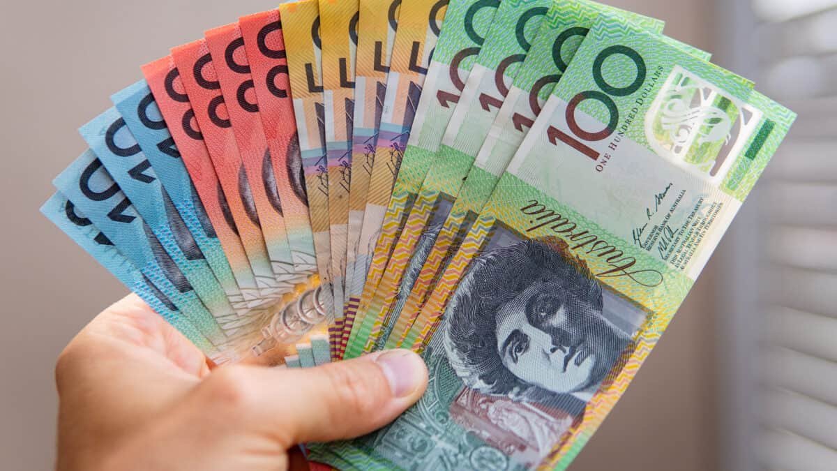 2 ASX shares with dividend yields above 9.5%