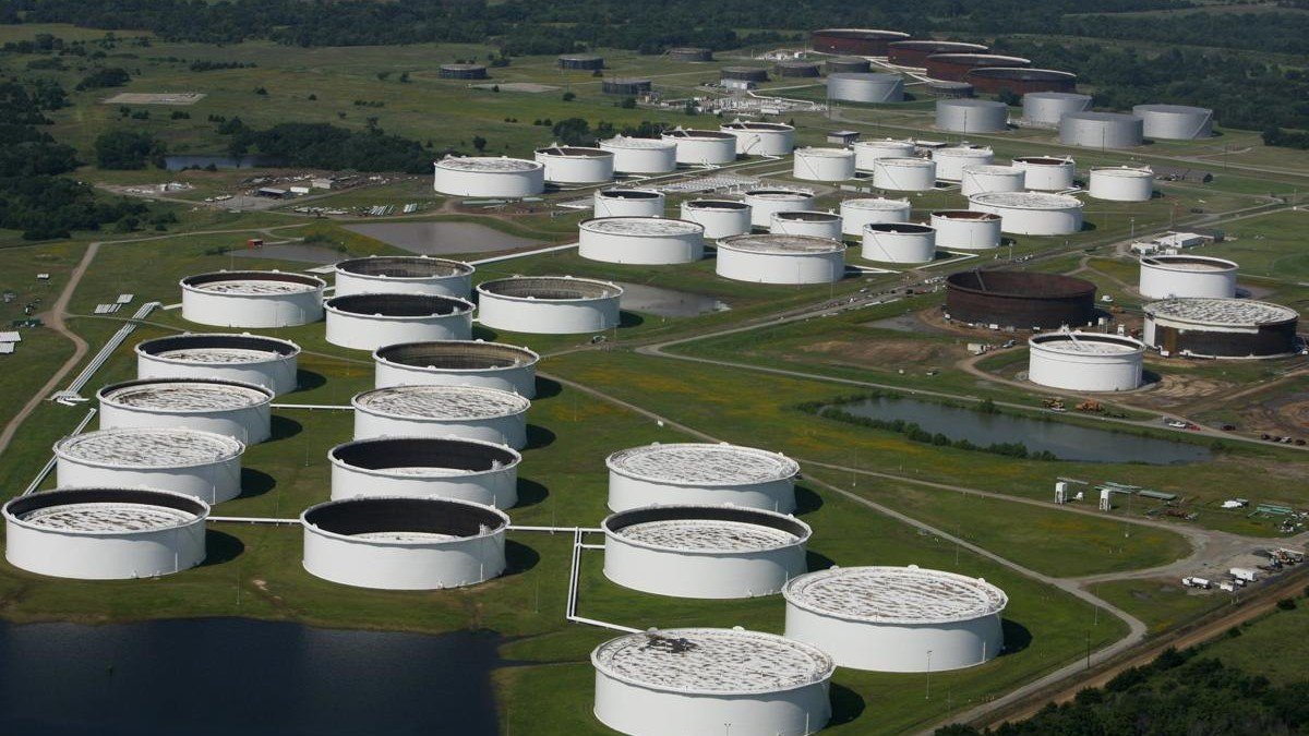 SPR Sinks Toward Operational Minimum as U.S. Crude Inventories Build