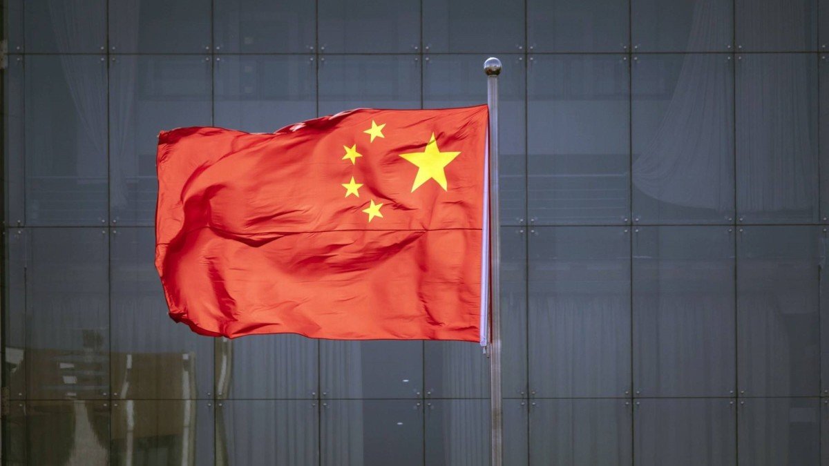 China Defies U.S. Economic D-Day against Iran