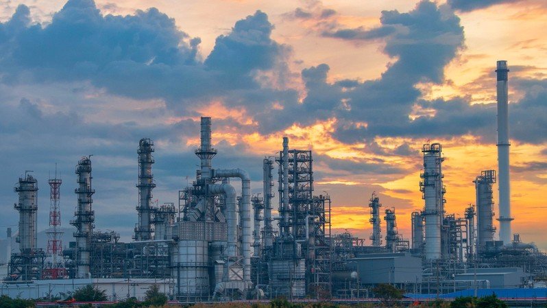 Ukraine Hits Another Russian Refinery as Fuel Crunch Worsens