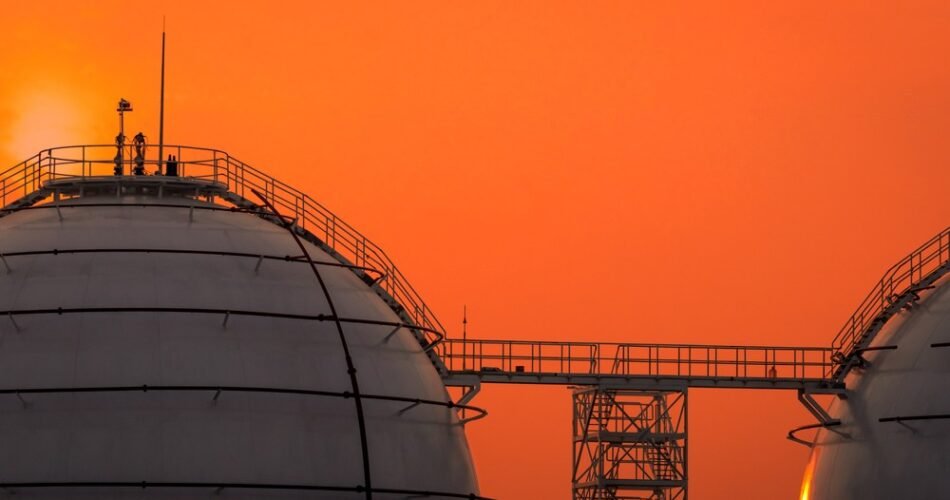 China’s LNG Imports Set to Drop 18% in August as Prices Soar | OilPrice.com