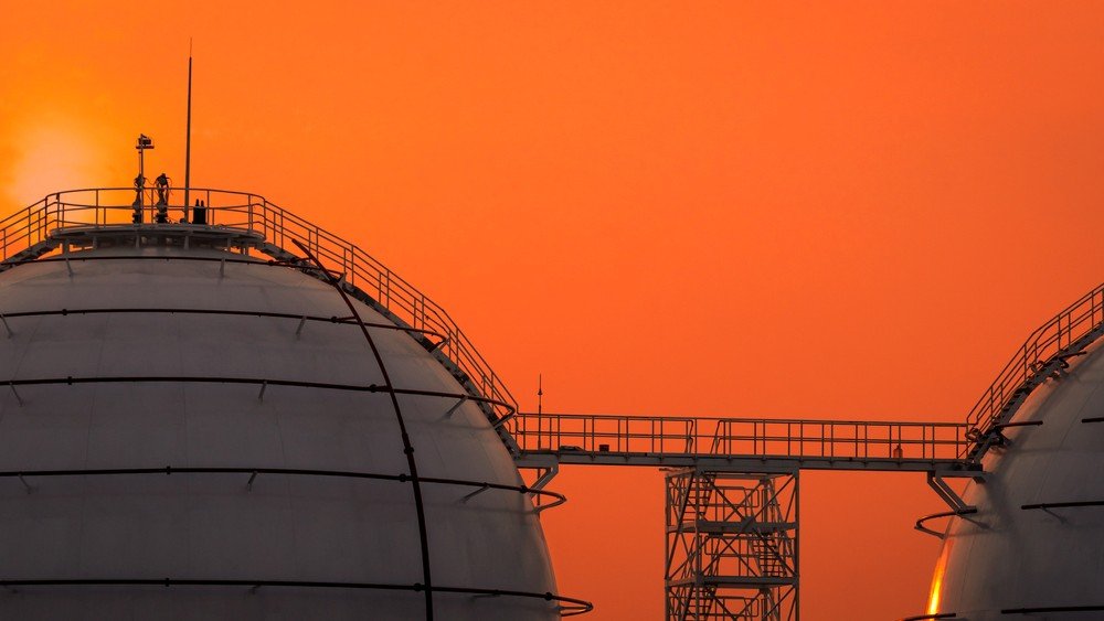 China’s LNG Imports Set to Drop 18% in August as Prices Soar | OilPrice.com