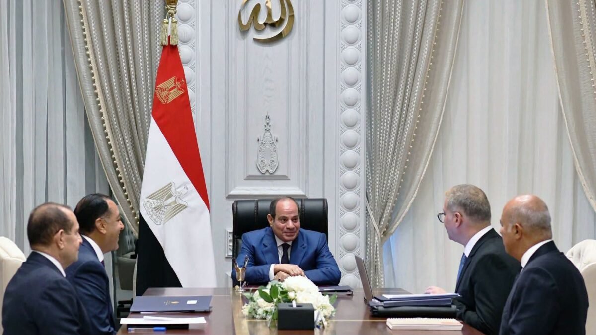Egypt’s President Reviews 5-Year Plan to Double Egypt’s Oil Output