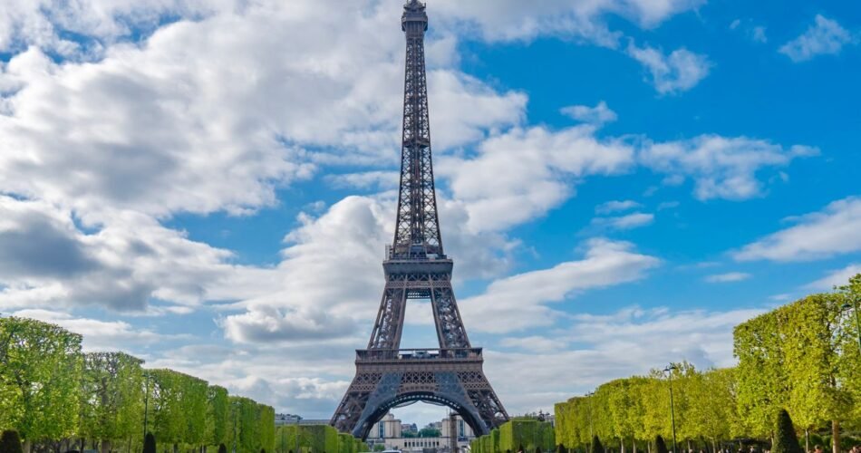CAC 40 : French Index Closes at 8,462.39 as ArcelorMittal and Kering Rally