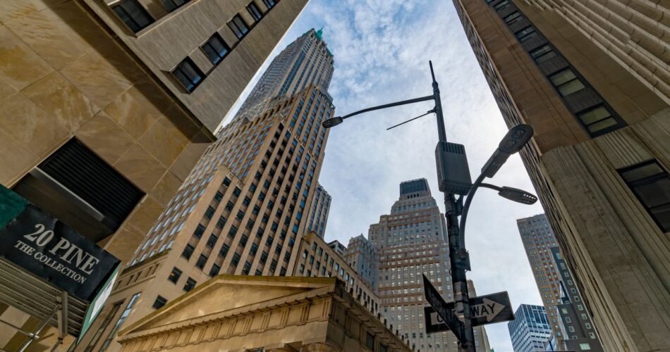 Dow Jones Today: DJIA Rises to 53,577.40 as Oil Prices Fall and Bond Yields Ease Amid US-Iran Negotiations