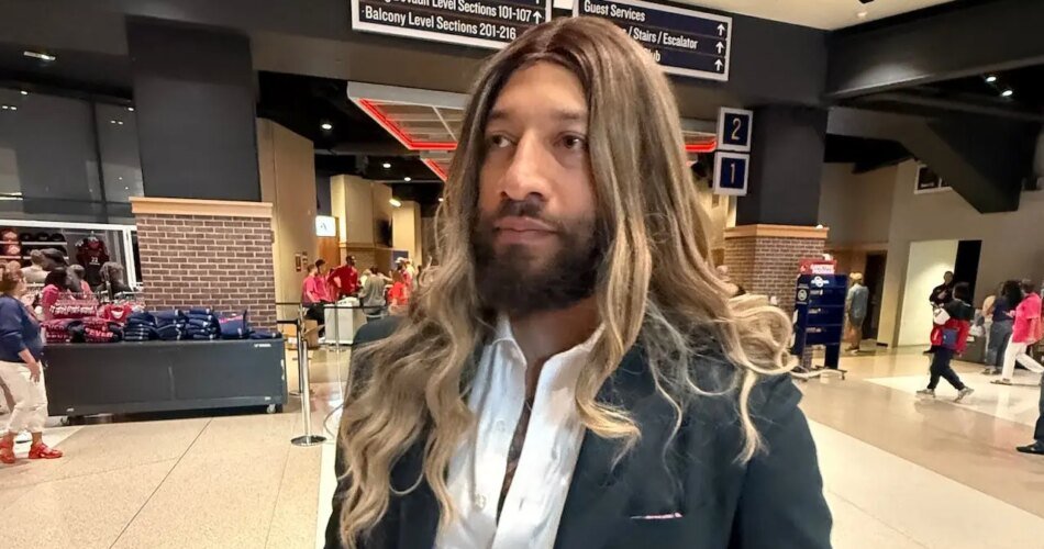 Royce White shows up to Indiana Fever game in blonde wig amid WNBA Draft pursuit
