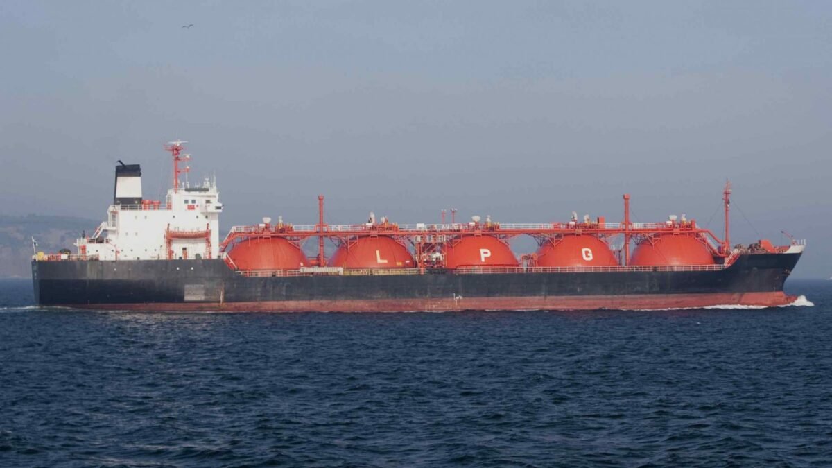 Strait of Hormuz Ship Traffic Remains Well Below Average Amid Ongoing Regional Tensions