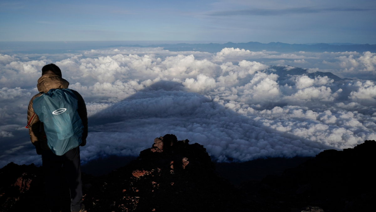 Seven-year-old boy forced to hike Mt. Fuji alone after dad, older brother abandon him
