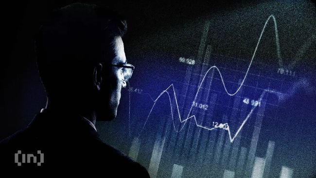Schiff Calls MSTR Death Spiral, While Saylor Rides Bulls, MSTR Hits $137