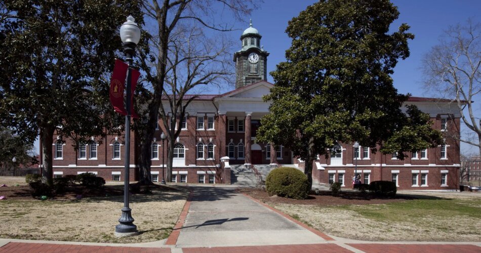 Tuskegee University president defends dress code amid criticism: ‘Raise the bar, students will reach it’