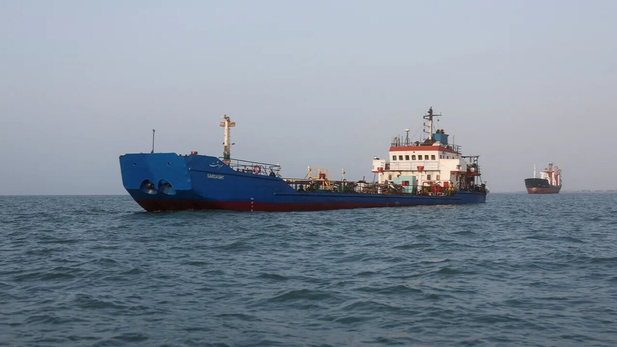 Iran retaliates against US forces after American strikes in key oil route and more top headlines