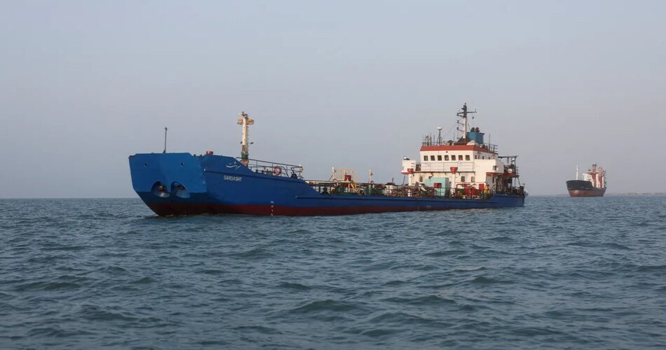 Iran retaliates against US forces after American strikes in key oil route and more top headlines