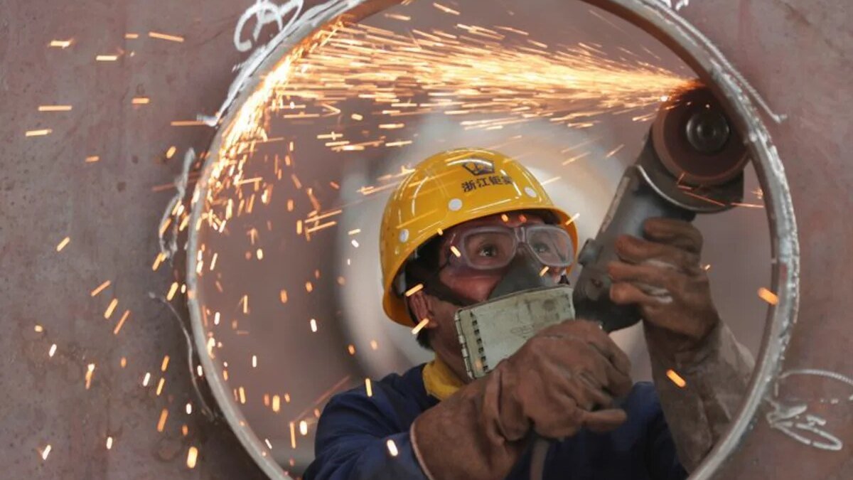 China’s industrial profit growth cools as AI-linked sectors outpace