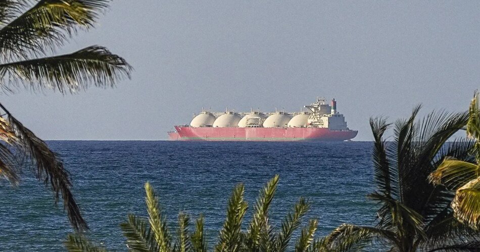 Iran shadow fleet tankers near Malaysia test oil sanctions blockade