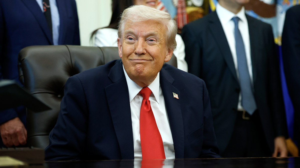 Senate Democrats approve Trump tariff authority in Russia sanctions