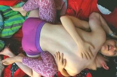 FUCK A BEAUTIFUL YOUNG GIRL WITH BIG ASS WHO LOVES GEMIR HOT xnxx