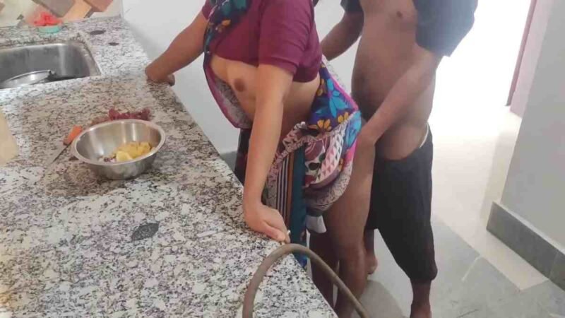 Indian Big boobs bhabhi sex affairs in kitchen