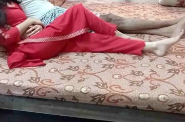 Indian Skinny Girl Tight Pussy Fucking With Hindi