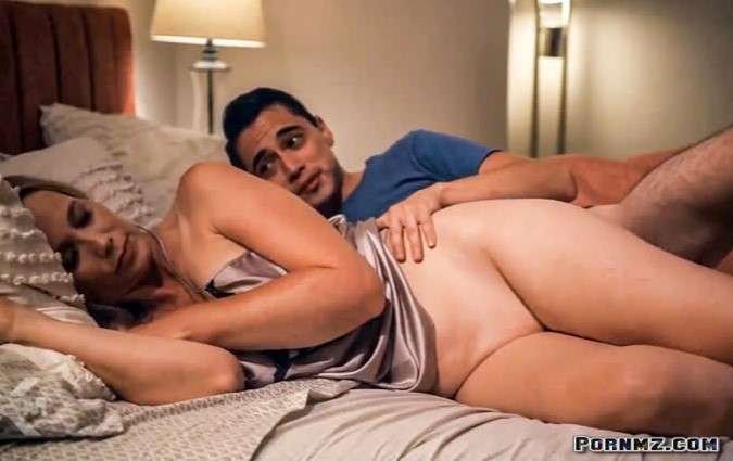 Curvy blonde doing anal dropping in on stepmom missax Sex