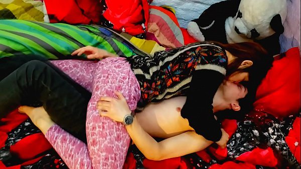 Sex at home how my girlfriend enjoys taking my cum